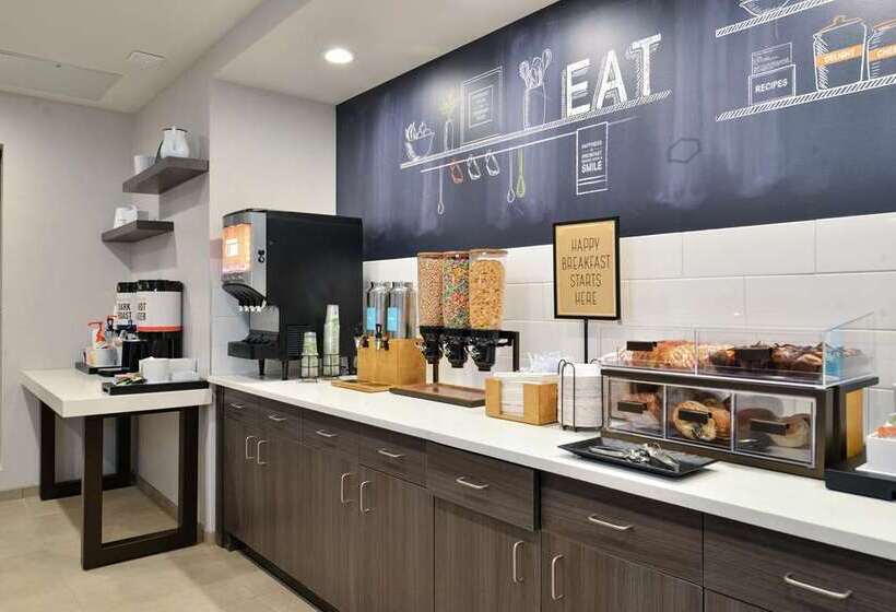 בית מלון כפרי Hampton Inn Cedar Falls Downtown