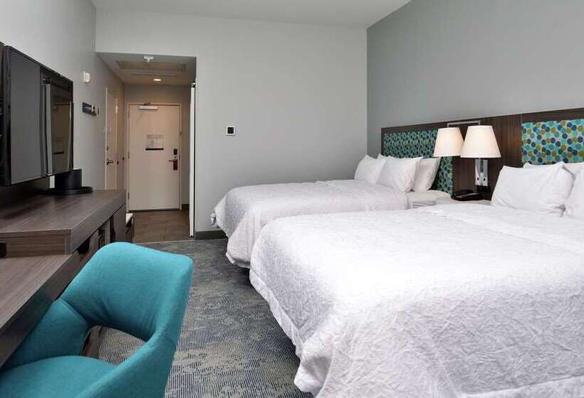 בית מלון כפרי Hampton Inn Cedar Falls Downtown