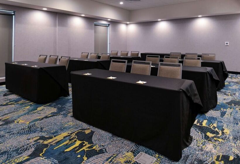 فندق Hampton Inn Cedar Falls Downtown