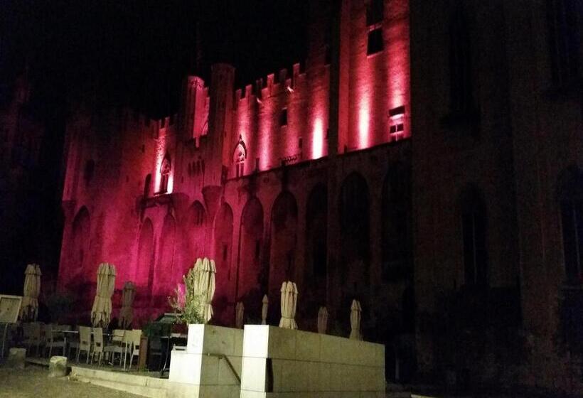 هتل Hôtel Du Palais Des Papes