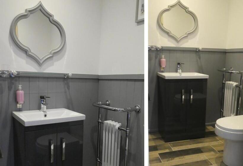 בית מלון כפרי Mad O'rourkes Pie Factory