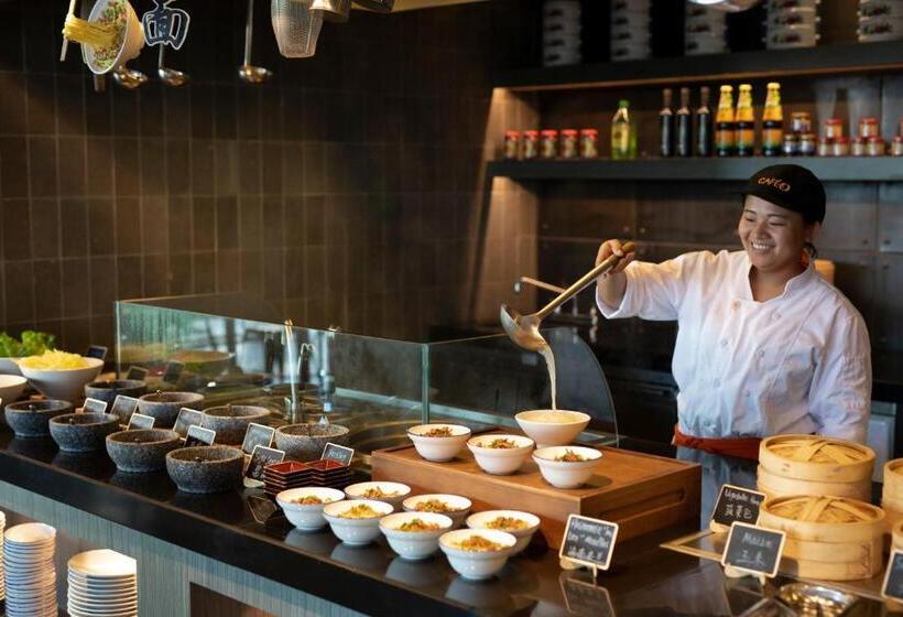 בית מלון כפרי Oakwood Apartments Sanya