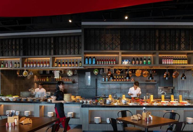 בית מלון כפרי Oakwood Apartments Sanya