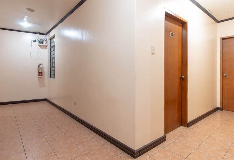 فندق Reddoorz @ Downtown Tacloban