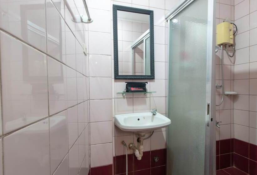 فندق Reddoorz @ Downtown Tacloban