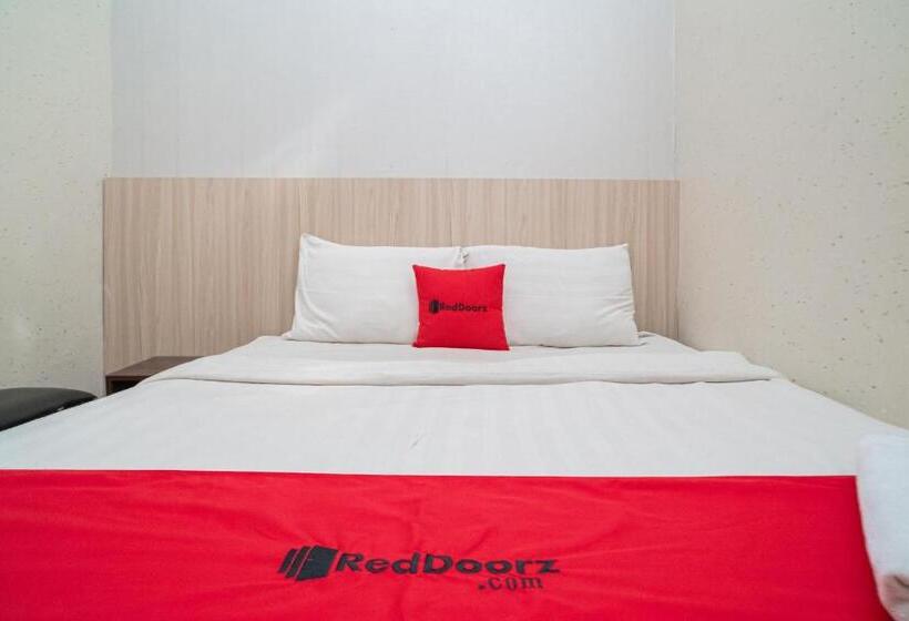 酒店 Reddoorz Near Matahari Singosaren Solo
