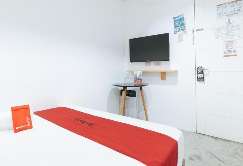 هتل Reddoorz Plus Near St Lukes Bgc