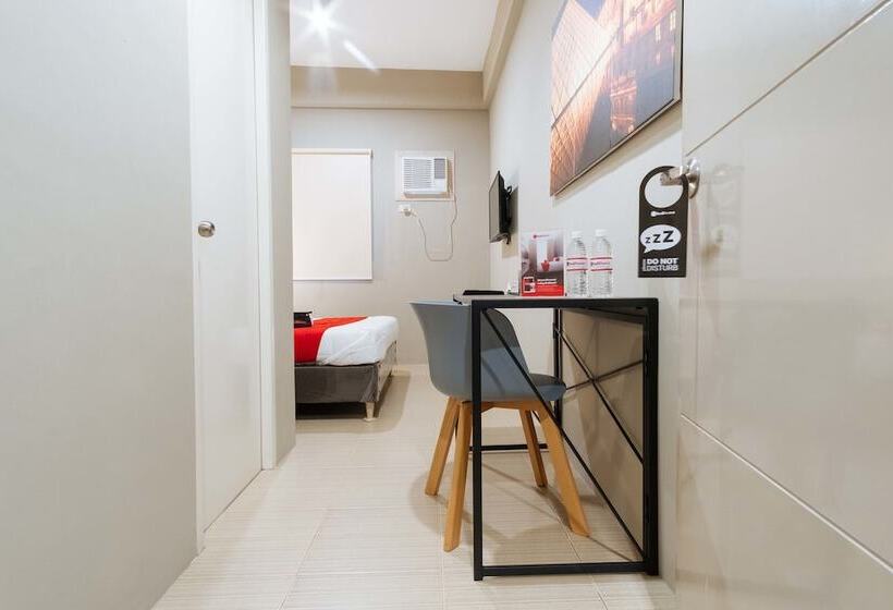 هتل Reddoorz Plus Near Osmena Highway 2