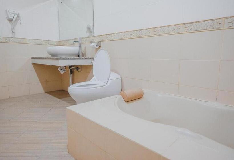 호텔 Reddoorz Premium @ Jalan Pal 10 Jambi