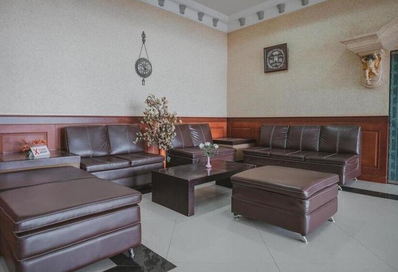 호텔 Reddoorz Premium @ Jalan Pal 10 Jambi