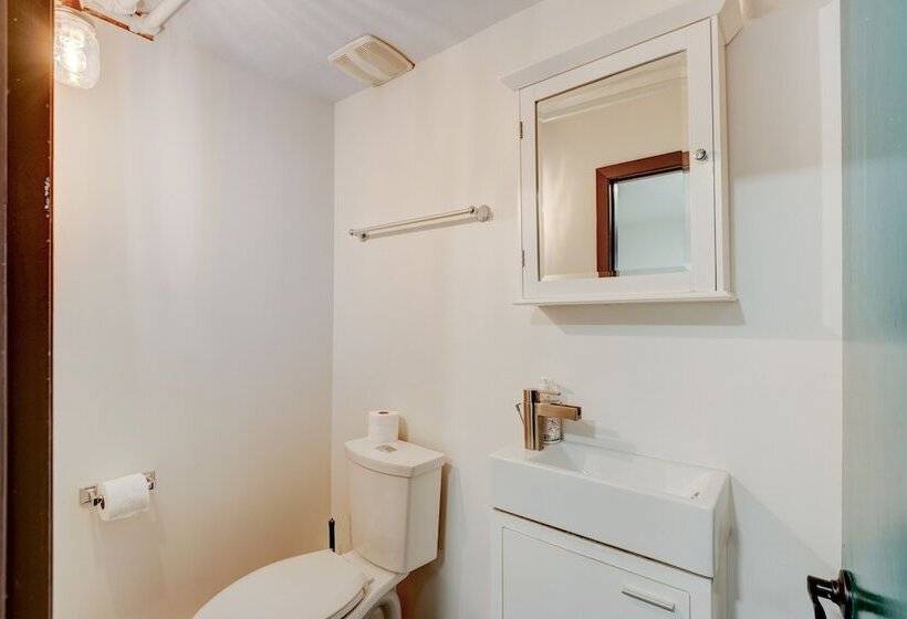 هتل Rocky Mountain House   Sleeps 23