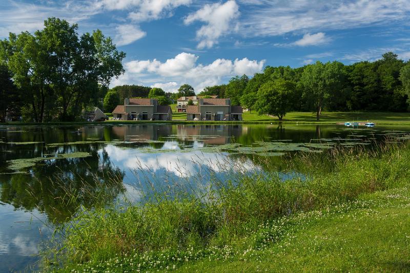 فندق Tamarack And Mirror Lake Resort