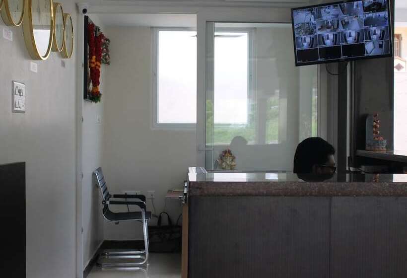 هتل Viswa Residency By Azalea