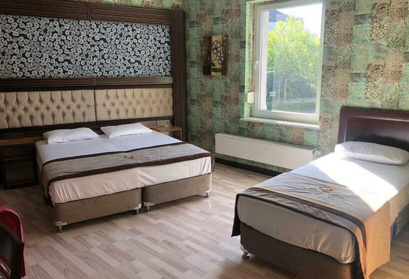 פנסיון Demosan Hotel Hilden