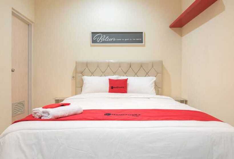 Пансион Reddoorz At Tebet Barat 2