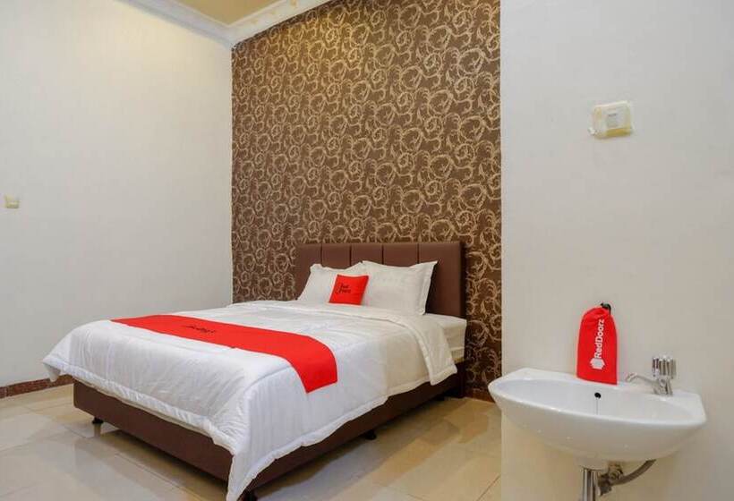 پانسیون Reddoorz @ Jalan Pattimura Palu
