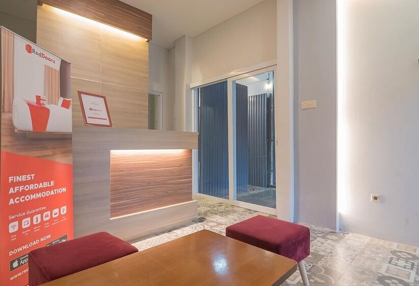 膳宿费 Reddoorz @ Kiaracondong