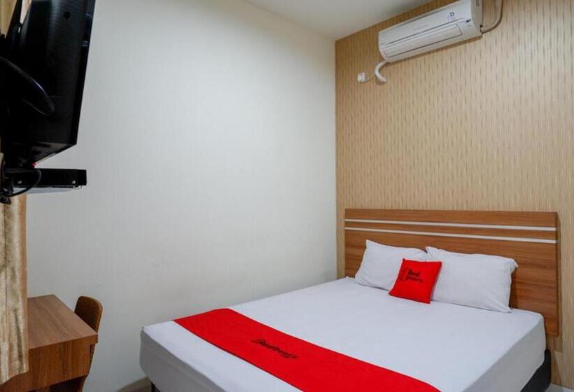 펜션 Reddoorz Near Living Plaza Purwokerto