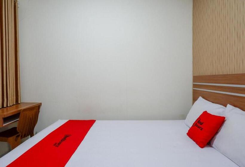 펜션 Reddoorz Near Living Plaza Purwokerto