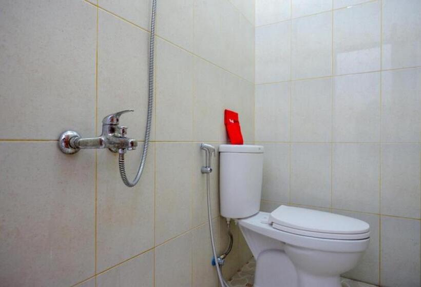 펜션 Reddoorz Near Living Plaza Purwokerto