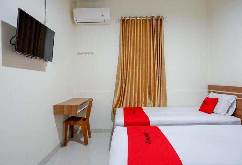 펜션 Reddoorz Near Living Plaza Purwokerto
