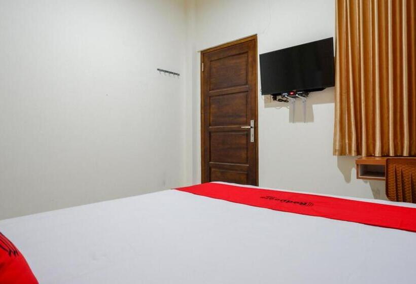 펜션 Reddoorz Near Living Plaza Purwokerto