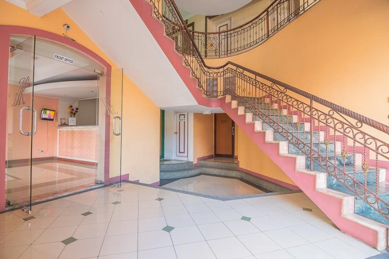 Пансион Reddoorz Near Setrasari Mall 2