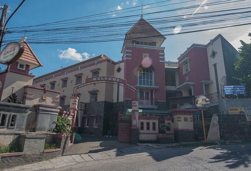 Пансион Reddoorz Near Setrasari Mall 2