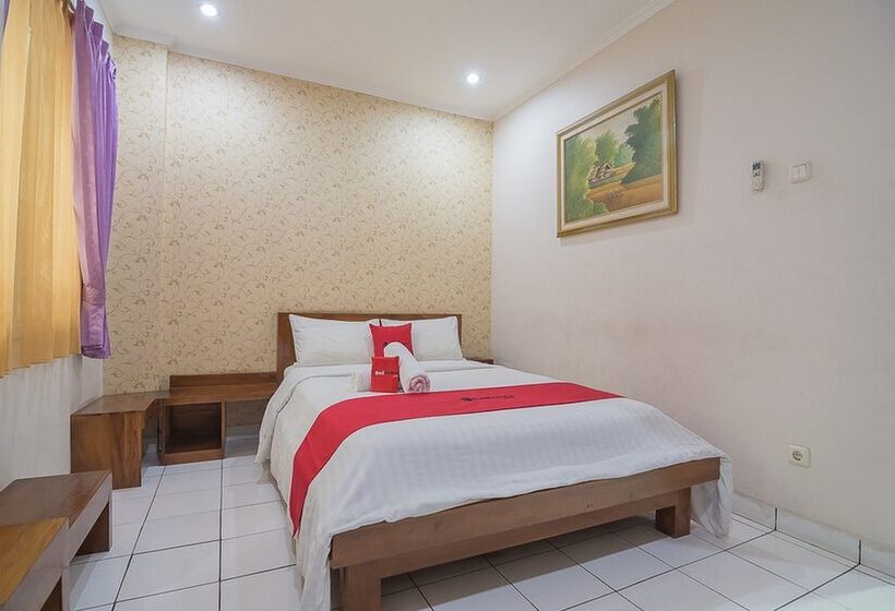 Пансион Reddoorz Near Setrasari Mall 2