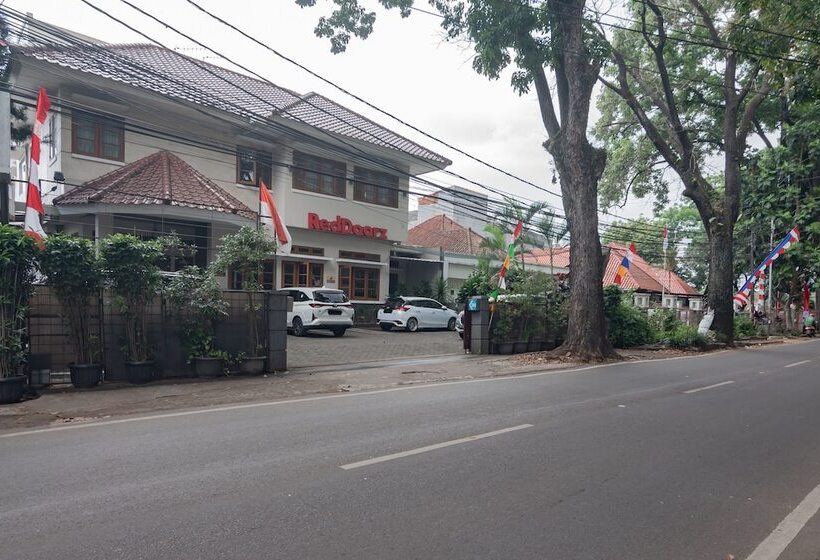 ペンション Reddoorz Near Simpang Dago 2