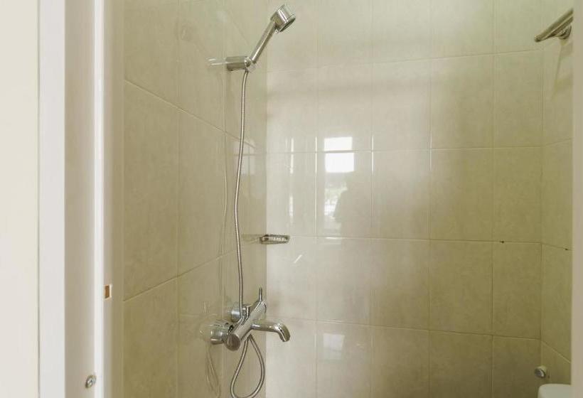 膳宿费 Reddoorz @ Pasar Baru 2