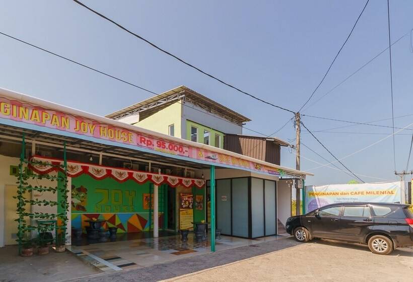 Пансион Reddoorz Syariah Near Pangkal Balam Port Bangka