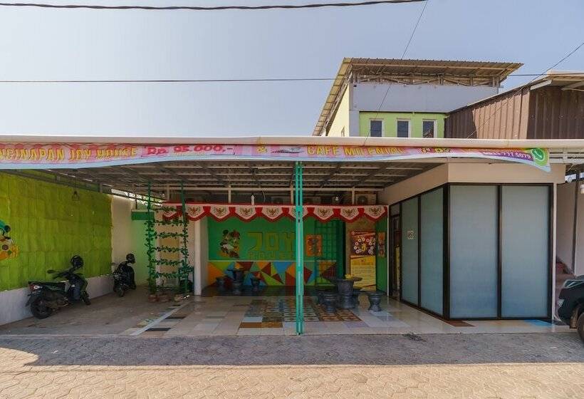 Пансион Reddoorz Syariah Near Pangkal Balam Port Bangka