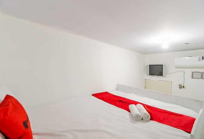 Пансион Reddoorz Syariah Near Pangkal Balam Port Bangka