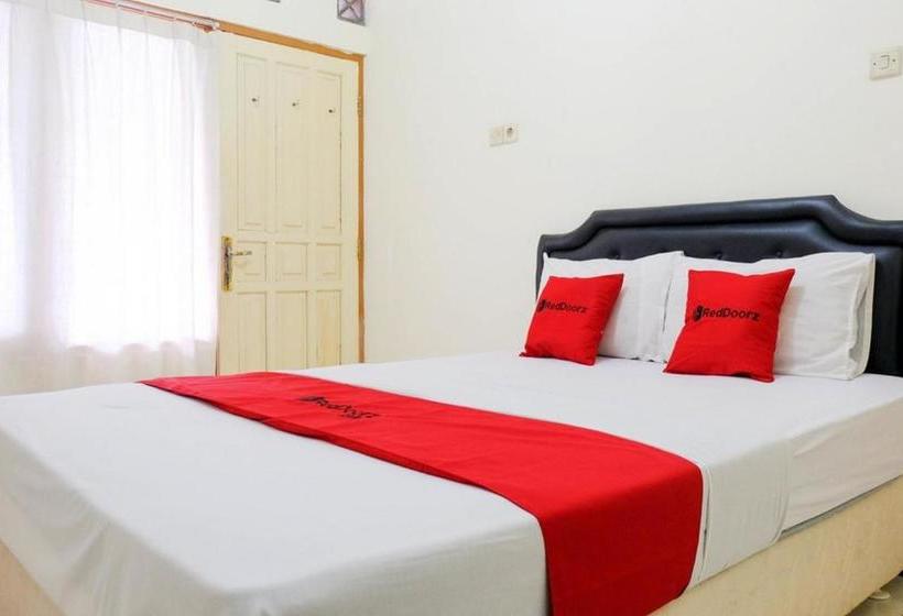 פנסיון Reddoorz Near Universitas Kristen Satya Wacana