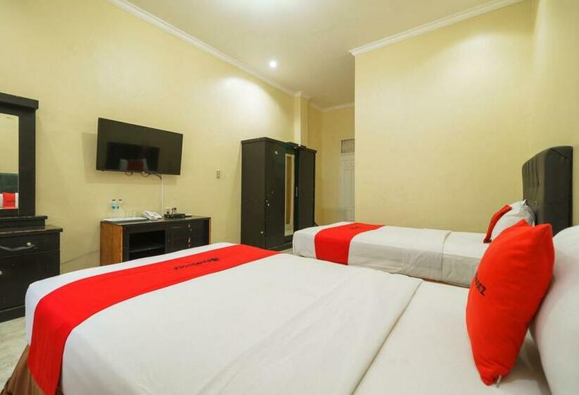 Reddoorz Plus @ Hotel Sempurna Watervang Lubuk Linggau