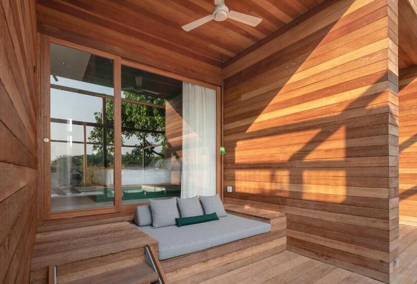 ホテル Baan Pomphet