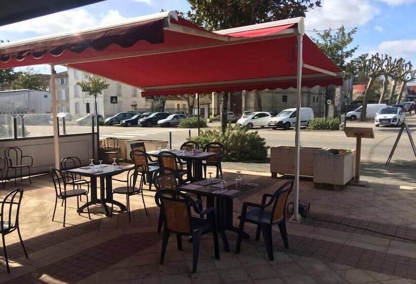 בית מלון כפרי L Albret Chr