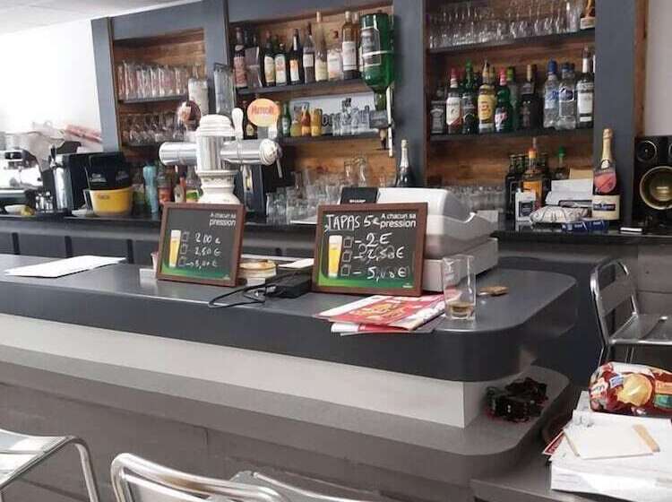 בית מלון כפרי L Albret Chr