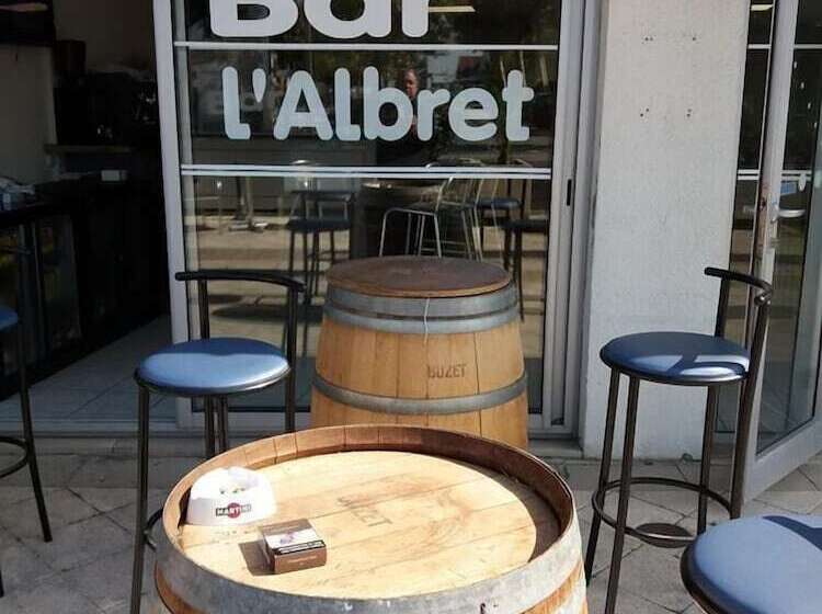 בית מלון כפרי L Albret Chr