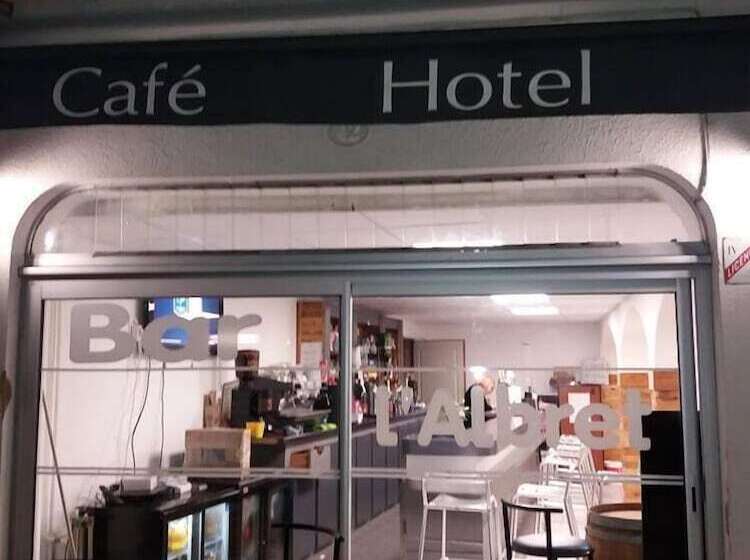 בית מלון כפרי L Albret Chr