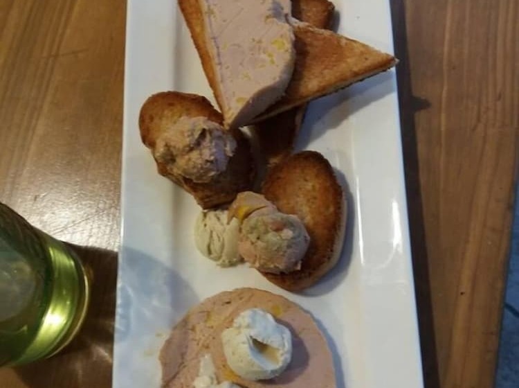 בית מלון כפרי L Albret Chr