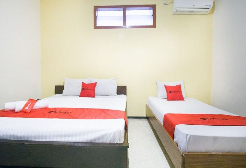 فندق Reddoorz Syariah @ Jalan Gajah Mada