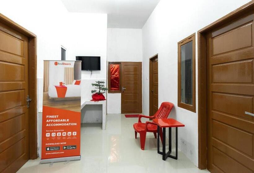 펜션 Reddoorz @ Jalan Dr Mansyur Medan 2