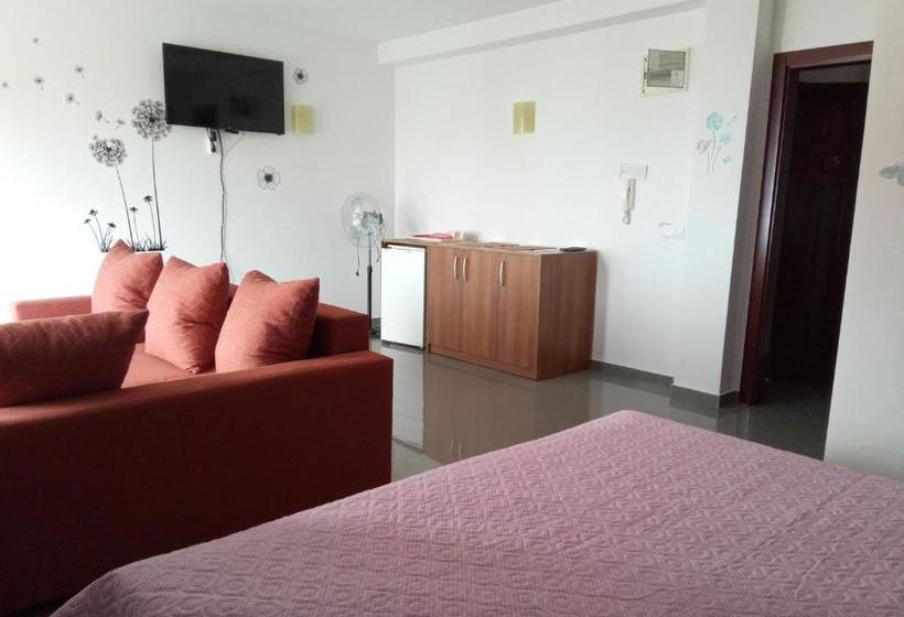 پانسیون Yard House Trpejca