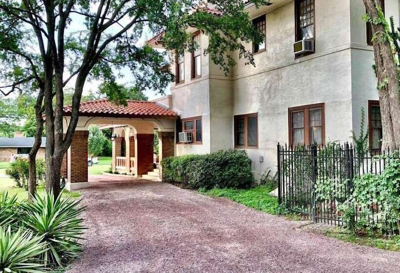 The Lancaster Manor Bed And Breakfast