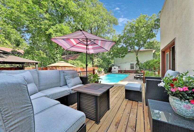 The Lancaster Manor Bed And Breakfast