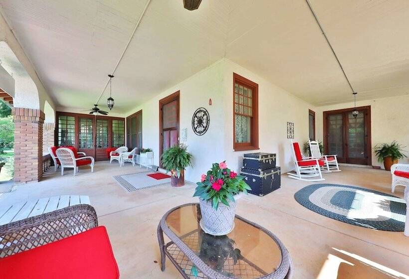 The Lancaster Manor Bed And Breakfast