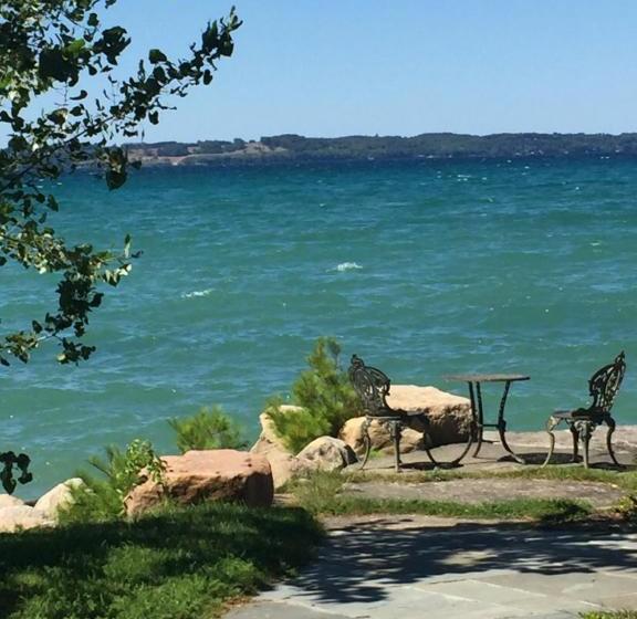 The Spring Lighthouse B&b