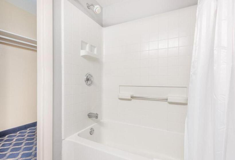 Aderi Hotel Near Casino